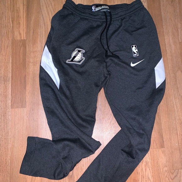 nike lakers joggers
